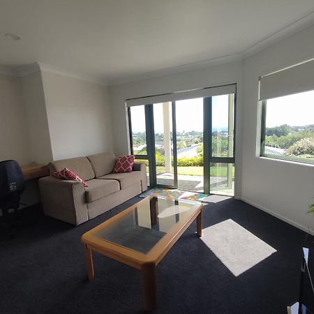 Panoramic Vista On Burns Villa New Plymouth Exterior photo