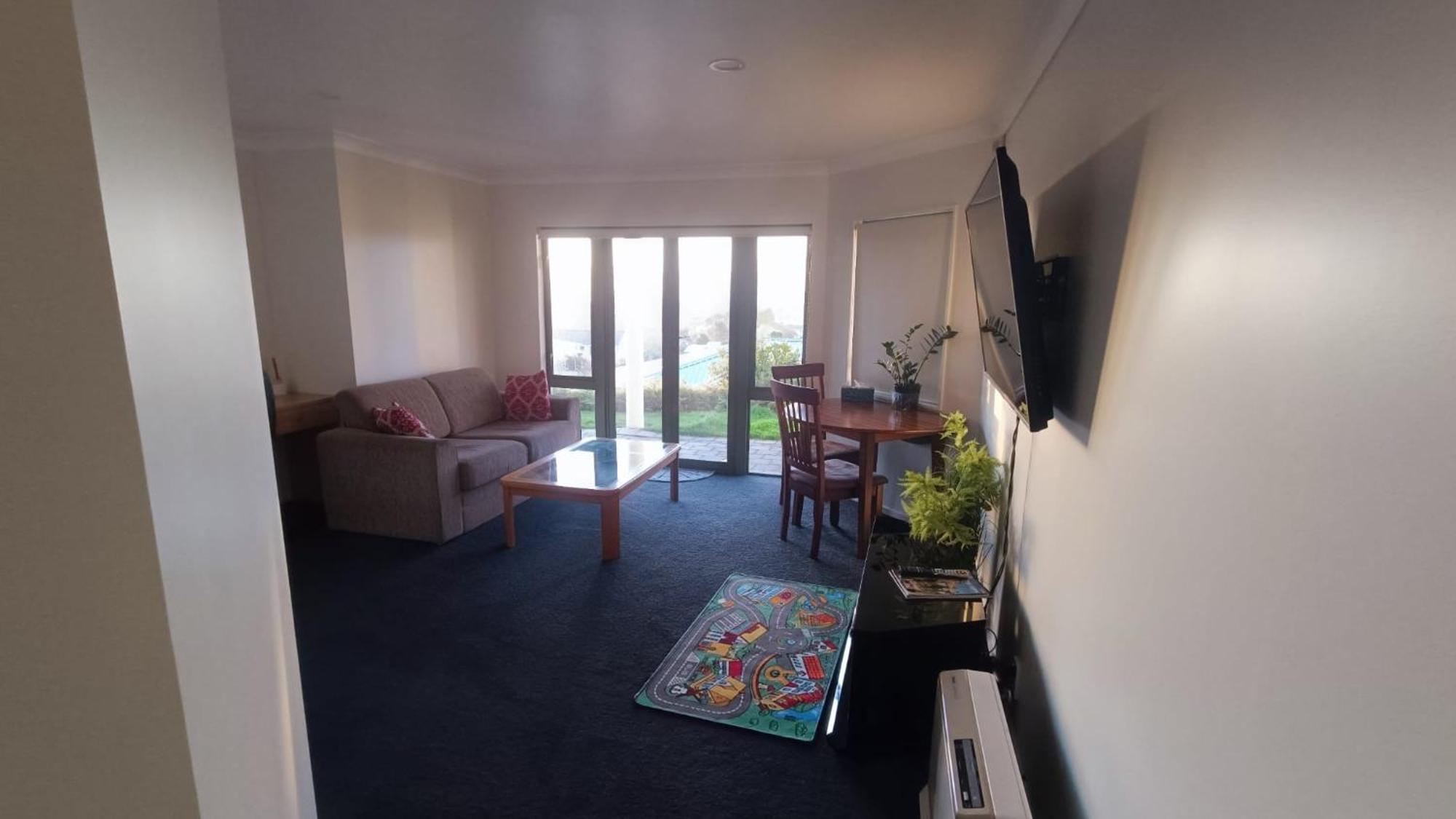 Panoramic Vista On Burns Villa New Plymouth Exterior photo